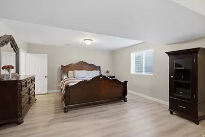 2847 W Lindi Way, Layton, UT 84041 - Photo 13