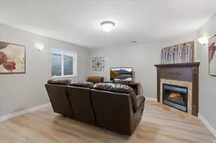 2847 W Lindi Way, Layton, UT 84041 - Photo 15