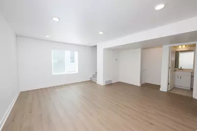84 E Hamblin Ln, Clearfield, UT 84015 - Photo 7