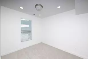84 E Hamblin Ln, Clearfield, UT 84015 - Photo 15