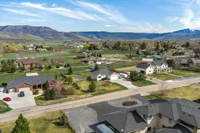 2444 N Sierra Dr, Eden, UT 84310 - Photo 37