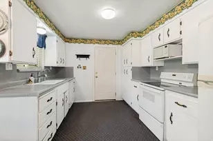 8384 S 1370 E, Sandy, UT 84093 - Photo 7