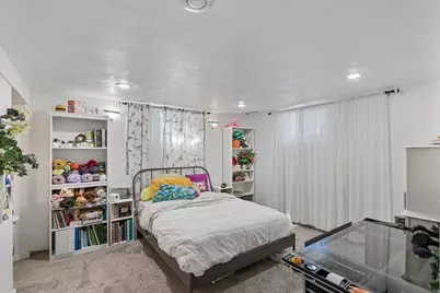 2713 S Highland Dr E, Salt Lake City, UT 84106 - Photo 13