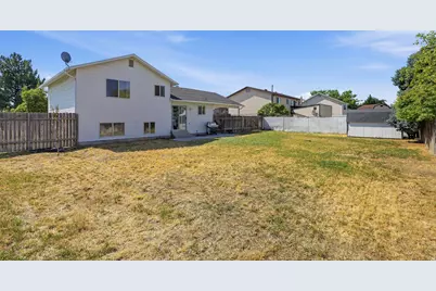 3799 Foxglen Dr, Roy, UT 84067 - Photo 5