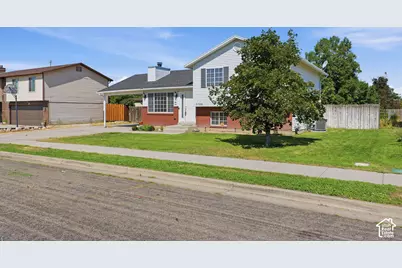 3799 Foxglen Dr, Roy, UT 84067 - Photo 3