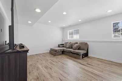 3799 Foxglen Dr, Roy, UT 84067 - Photo 25