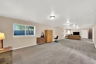 2137 E Summerwood Dr, Layton, UT 84040 - Photo 17