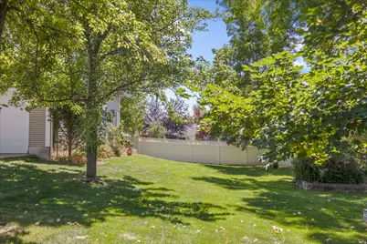 291 N Main St, Hyde Park, UT 84318 - Photo 35