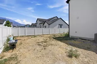 558 N Hampton Ln, Lindon, UT 84042 - Photo 41