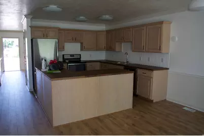 270 E Center St, Bountiful, UT 84010 - Photo 27