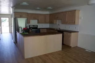 270 E Center St, Bountiful, UT 84010 - Photo 27