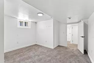 2861 S 2700 E, Salt Lake City, UT 84109 - Photo 17