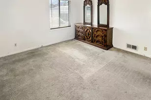 7811 S Oak St, Sandy, UT 84092 - Photo 7