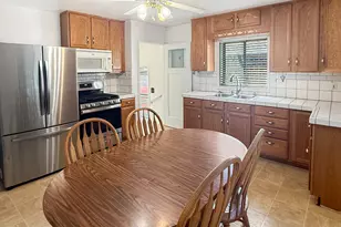 7811 S Oak St, Sandy, UT 84092 - Photo 3