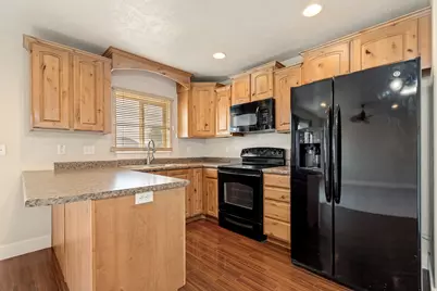 641 W Saratoga Chase Dr, Saratoga Springs, UT 84045 - Photo 7