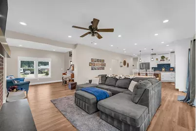 410 E Pages Ln, Centerville, UT 84014 - Photo 3