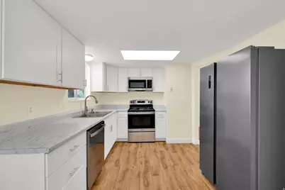2432 W Harvey Hts Cir, Taylorsville, UT 84129 - Photo 7