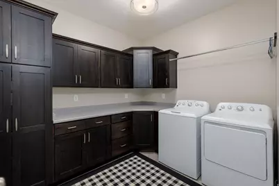 8045 S Sunshine Ct, South Weber, UT 84405 - Photo 17