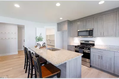 881 N 20 E, Santaquin, UT 84655 - Photo 7