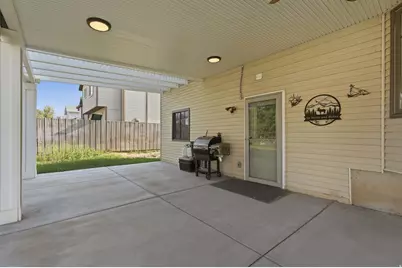 2645 N 1700 E, Layton, UT 84040 - Photo 23