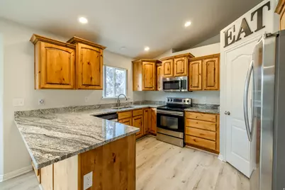 956 W Burro Way, Saratoga Springs, UT 84045 - Photo 11