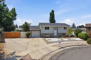 322 E Annalyn Dr, Sandy, UT 84070 - Photo 3