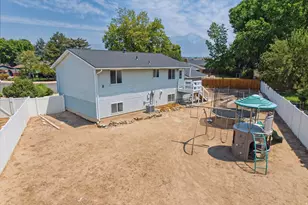 322 E Annalyn Dr, Sandy, UT 84070 - Photo 37