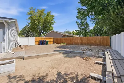 322 E Annalyn Dr, Sandy, UT 84070 - Photo 39