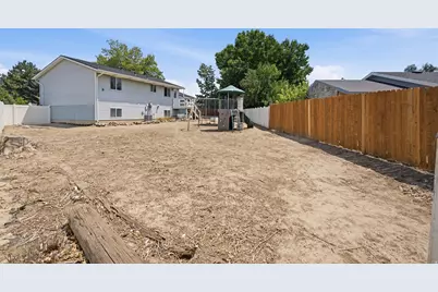 322 E Annalyn Dr, Sandy, UT 84070 - Photo 35