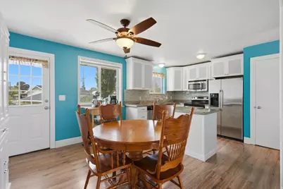 322 E Annalyn Dr, Sandy, UT 84070 - Photo 11