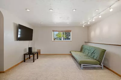 322 E Annalyn Dr, Sandy, UT 84070 - Photo 25