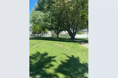 214 Meadow View Dr, Ogden, UT 84404 - Photo 17