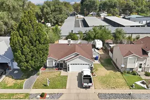 214 Meadow View Dr, Ogden, UT 84404 - Photo 17