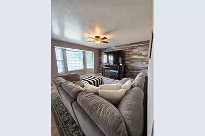 214 Meadow View Dr, Ogden, UT 84404 - Photo 3