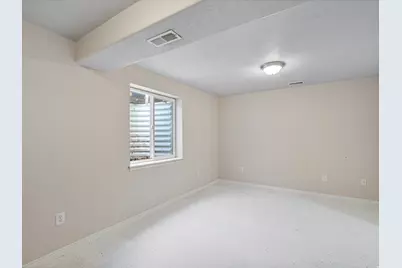 821 E 2050 S, Clearfield, UT 84015 - Photo 23