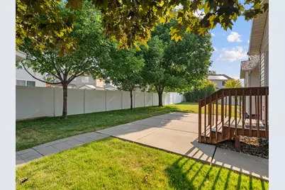 821 E 2050 S, Clearfield, UT 84015 - Photo 5
