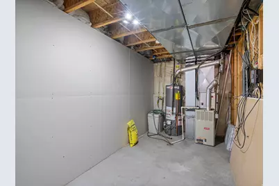 821 E 2050 S, Clearfield, UT 84015 - Photo 25