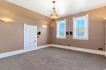 42 W Center St, Kaysville, UT 84037 - Photo 21