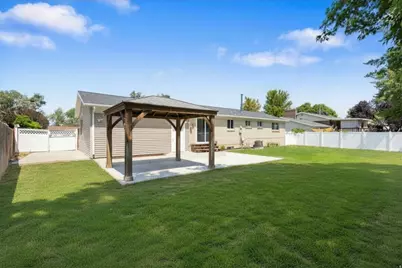 8143 S Bryce Dr E, Sandy, UT 84070 - Photo 23