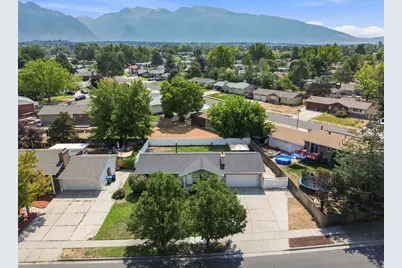 8143 S Bryce Dr E, Sandy, UT 84070 - Photo 25