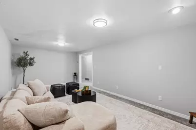 8143 S Bryce Dr E, Sandy, UT 84070 - Photo 17