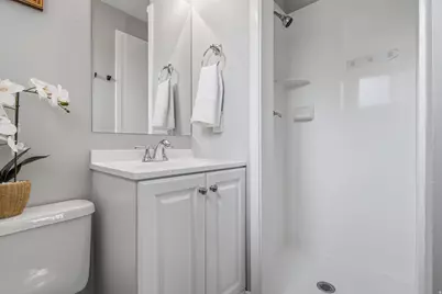 8143 S Bryce Dr E, Sandy, UT 84070 - Photo 13