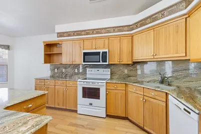 780 Lobo Ln, Washington, UT 84780 - Photo 7
