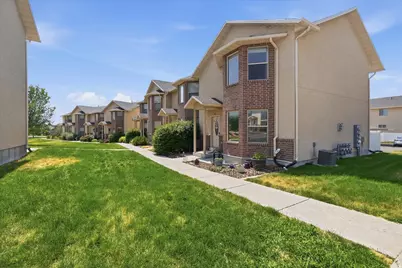101 E 630 N #16, Smithfield, UT 84335 - Photo 3