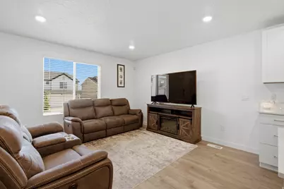8585 W Bowie Dr, Magna, UT 84044 - Photo 11