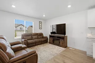 8585 W Bowie Dr, Magna, UT 84044 - Photo 11