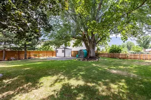 9739 S Laura Ln Dr, Sandy, UT 84092 - Photo 41