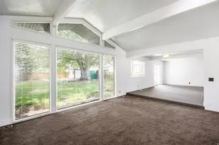9739 S Laura Ln Dr, Sandy, UT 84092 - Photo 5