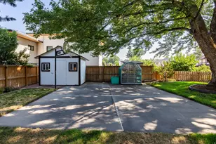 9739 S Laura Ln Dr, Sandy, UT 84092 - Photo 47