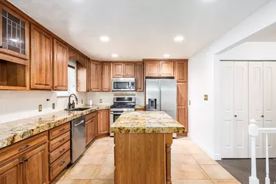 9739 S Laura Lane Dr, Sandy, UT 84092 - Photo 7